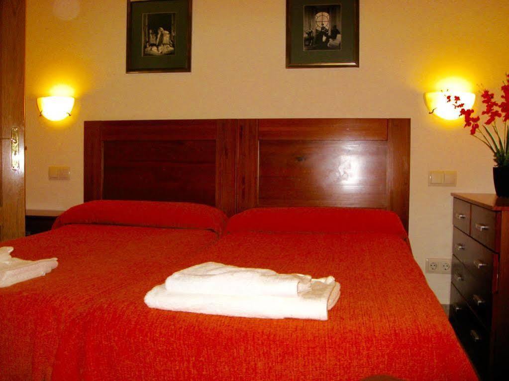 Hostal Tirso Plaza Madrid Exterior photo